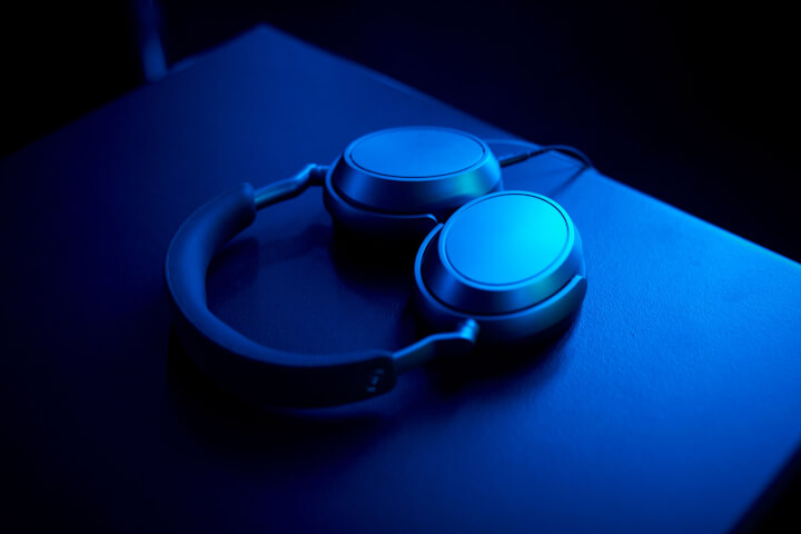 SENNHEISER<br>MIRRORBOX (VIVID SYDNEY)